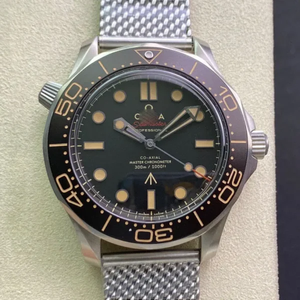 OMEGA SEAMASTER DIVER 300M 007 EDITION 210.90.42.20.01.001 OR FACTORY BLACK BEZEL