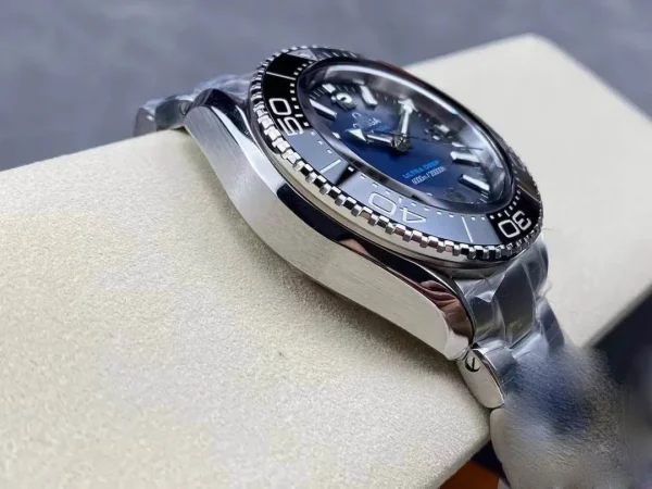 OMEGA SEAMASTER 215.30.46.21.03.001 VS FACTORY STAINLESS STEEL STRAP - Image 4