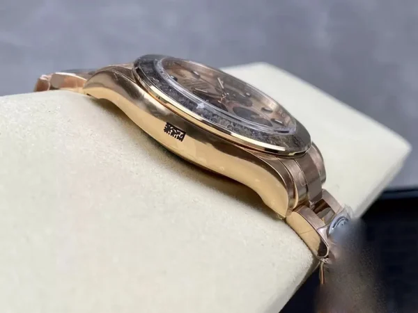 ROLEX COSMOGRAPH DAYTONA M116505-0009 CLEAN FACTORY GOLD STRAP - Image 4