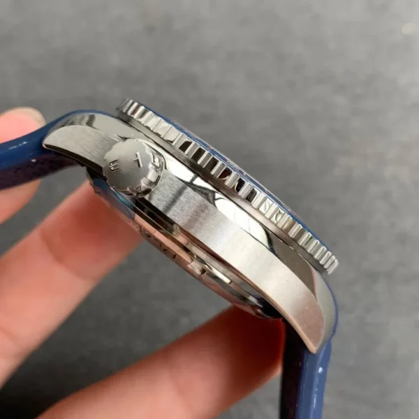 OMEGA SEAMASTER 232.32.44.22.03.001 VS FACTORY BLUE STRAP - Image 5