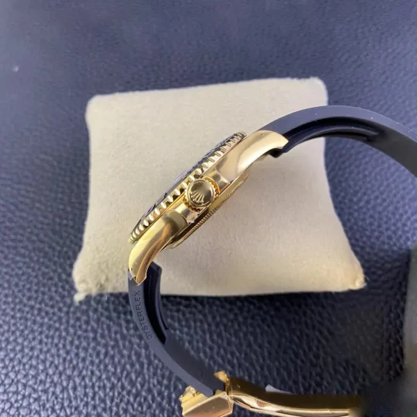 ROLEX YACHT MASTER M226658-0001 42MM VS FACTORY RUBBER STRAP - Image 4
