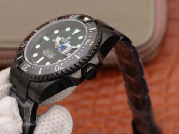 ROLEX SEA-DWELLER DEEPSEA 11666001 V2 GREEN GRADUAL BLACK DIAL - Image 4